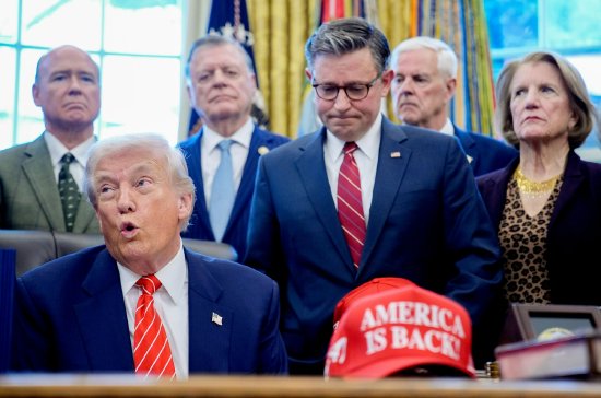 极目新闻:九州旅游通卡回收-两党皆不买账 特朗普想说服国会恢复全面全球关税谈何容易