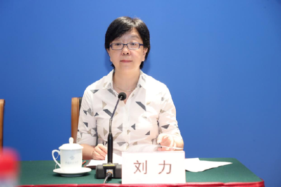 北京经济技术开发区管委会副主任刘力主持发布会