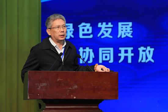 中国林业科学研究院副院长肖文发