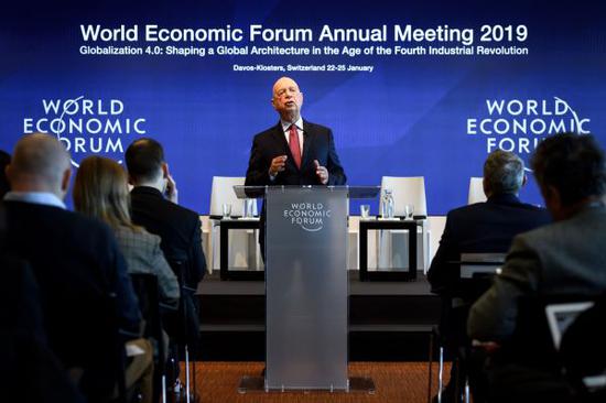 世界经济论坛创始人兼执行主席克劳斯·施瓦布15日在瑞士举行新闻发布会。（法新社）