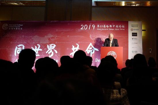 (美中关系全国委员会会长Stephen Orlins在开幕式致词)