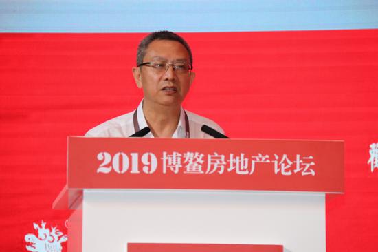 华夏新供给经济学研究院首席经济学家贾康