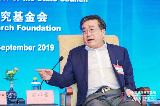 中国投资咨询有限责任公司首席经济学家刘以雷