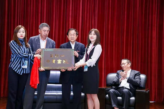 周鸿金:黄金冲高回落还会涨吗 黄金原油行情走势分析
