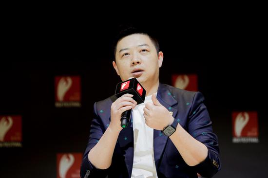 《这样唱好美》总制片人,爱奇艺副总裁,节目开发中心总经理姜滨出席并