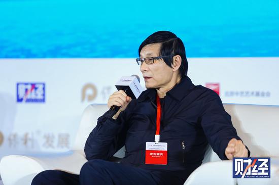 金融專業人士朱云來