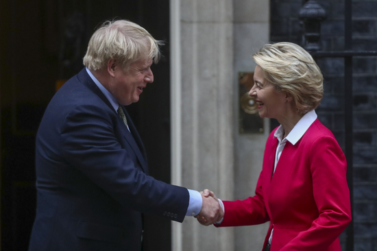 约翰逊和冯德莱恩的红线相左 英欧谈判荆棘塞途
