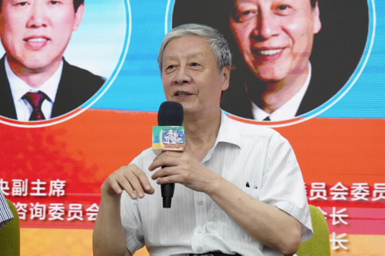  （中国教育学会原会长，北京师范大学原校长钟秉林）