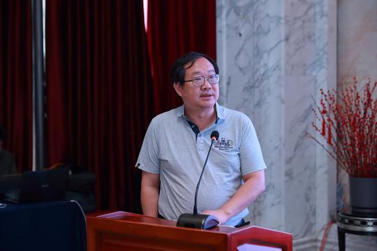 刘守英：土地发动机功能已减弱 土地配置方式需从政府转向市场