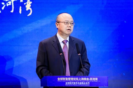 中国证监会机构部主任 邱勇