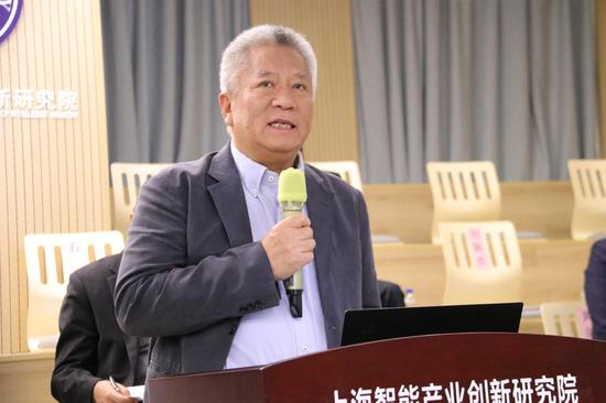 王桂新