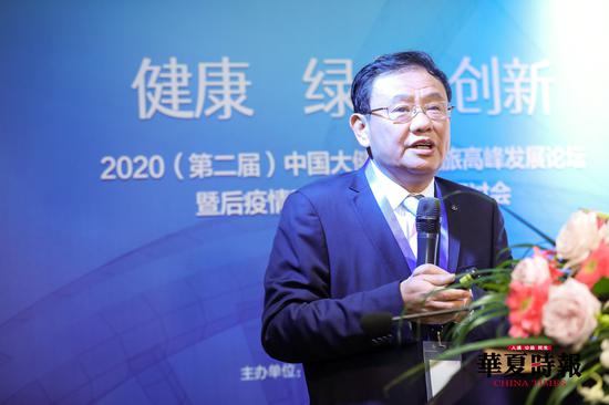 黄镇：国外疫情完全有可能第二次高峰 甚至遇到不可收拾的局面