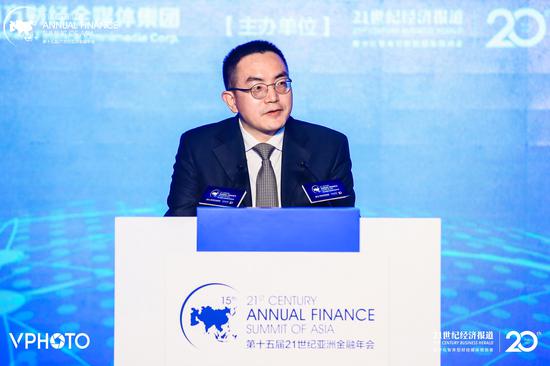 南方财经全媒体集团副总编辑;21世纪报系党委书记、总编辑 邓红辉