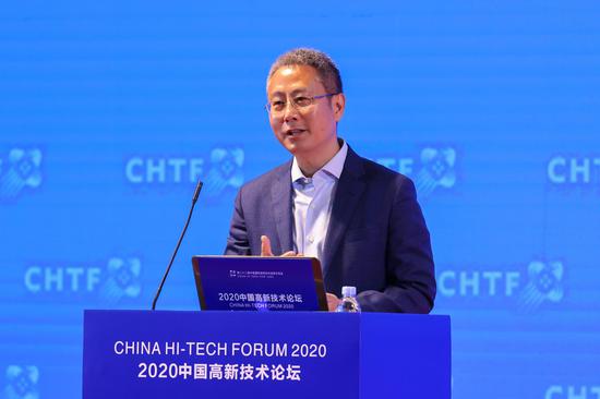 谢东：数字化转型最核心的技术是混合云和企业人工智能