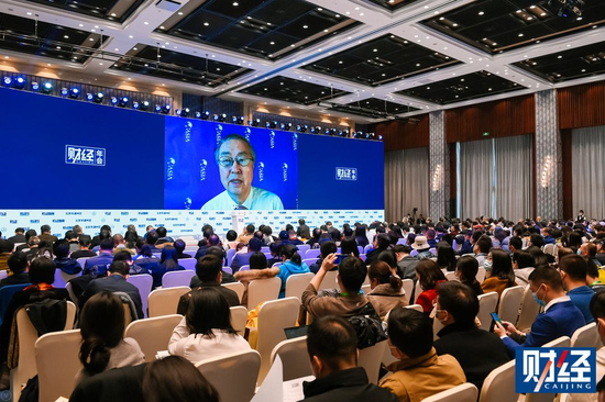 周小川谈碳中和：要为众多的参与者提供可测算、可做计划的参数