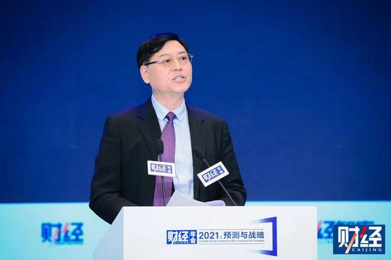 杨元庆：重点投资数字化、智能化建设比钢筋水泥更能带动经济增长