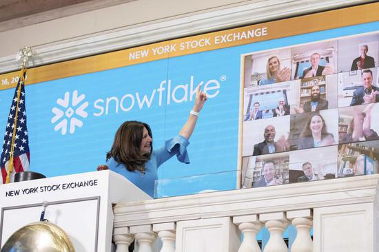 红杉年初发出“黑天鹅”警告，年末却收获难得的好年份