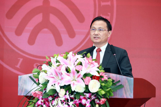 郭梓宁发表主旨演讲