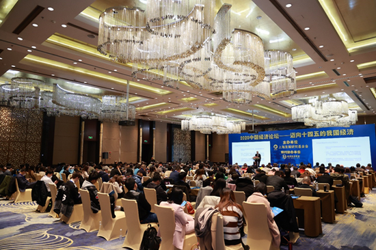 钜派投资集团协办