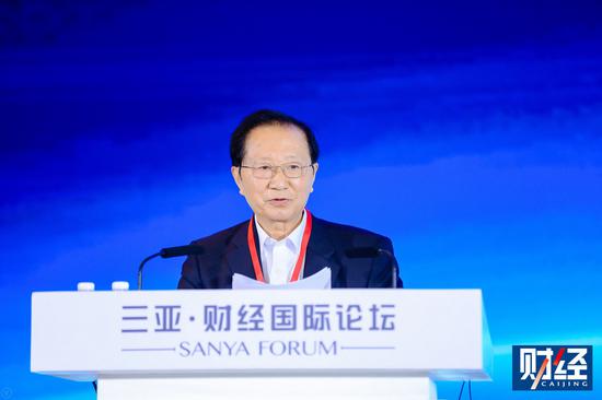 陈清泰：特斯拉是一颗耀眼的明星 但中国造车新势力表现亮眼