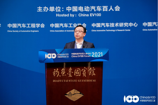 比亚迪董事长王传福：私家车电动化需插电混动和纯电动双管齐下