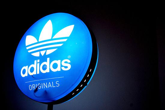 阿迪达斯去年净利润暴跌近八成 销售额下降14%
