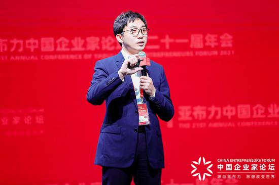 泡泡玛特王宁自曝每年暑假都看还珠格格，但现在年轻人的时间被撕裂了