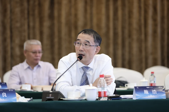 施浩主持论证会