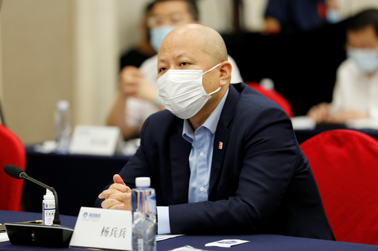 课题总策划人之一,中国光大银行副行长杨兵兵