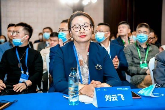 刘云飞:电动汽车加上充电网是实现2060碳中和最佳路径