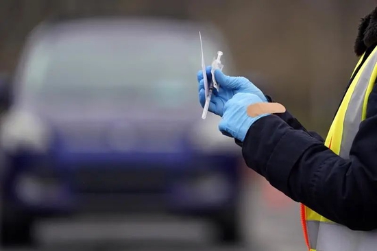 外盘头条 纳指势将跑输标普500指数为16年来首次 新浪财经 新浪网 外盘头条 纳指势将跑输标普500指数为16年来首次 新浪财经 新浪网