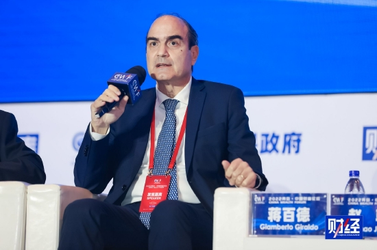 蒋百德：人民币不会贬值 会越来越有自己的定位