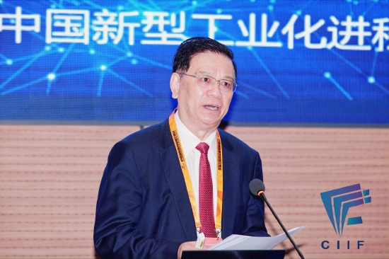 科技部原副部长吴忠泽：工业互联网是中国企业数字化智能化转型升级的重要引擎