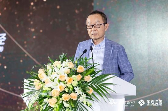 复旦大学文科资深教授、经济学院院长 张 军