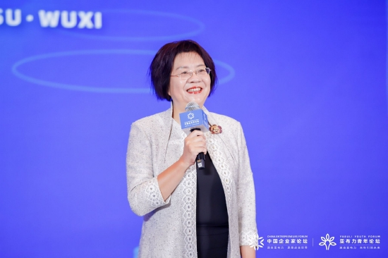 俞渝：当当网小学、初中文化程度工人每月收入中位值8000块
