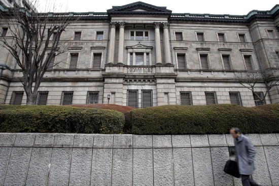 日本央行维持政策不变,未调整YCC