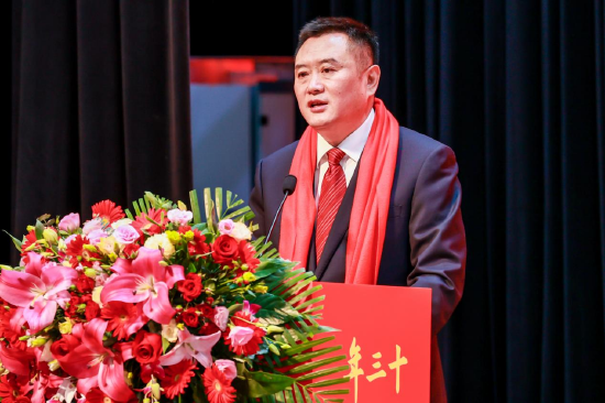 安徽古井贡酒股份有限公司常务副总经理,古井销售公司董事长闫立军