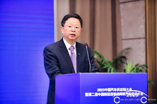 杨中平：加快智能电动底盘产业化、技术创新力度和标准化建设