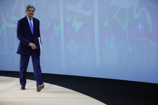美国总统气候问题特使克里在迪拜举行的COP28气候会议上。
