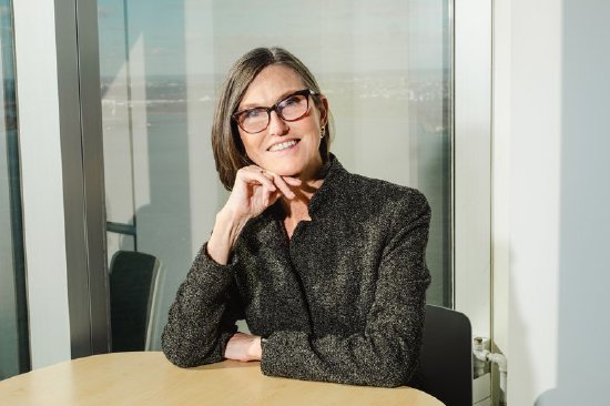 详细阅读:“木头姐”三天狂抛逾1亿美元Coinbase,连续两日买入特斯拉 “木头姐”三天狂抛逾1亿美元Coinbase,连续两日买入特斯拉