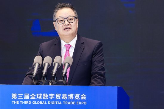 配多多:股票市场配资杠杆比率-渣打李峰：金融应成为企业发展的加速器，而非阻碍其前行的绊脚石