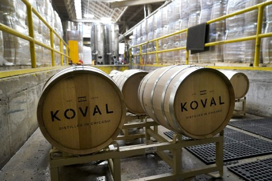 芝加哥Koval酒厂的酒桶
