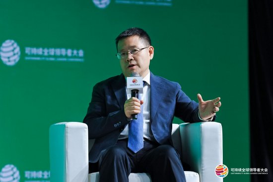 人文财经观察家、秦朔朋友圈发起人秦朔：AI时代女性领导力将强化，以人为本特质更显珍贵