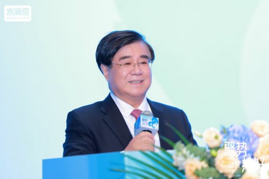 图：原中国保监会党委副书记、副主席周延礼