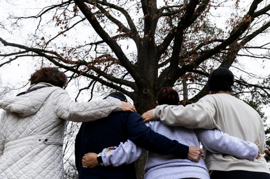 这是四位女士上完尊巴健身课后的合影。孟菲斯安全特别工作组进驻后，健身课的出勤率大幅下降。