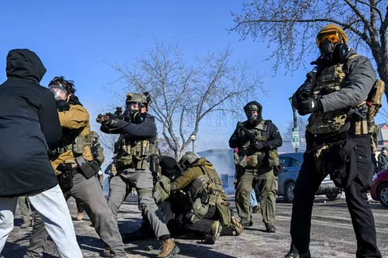 美国民主党人借拨款谈判施压 要求限制特朗普的移民执法行动