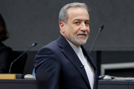 伊朗外交部长阿巴斯·阿拉格齐