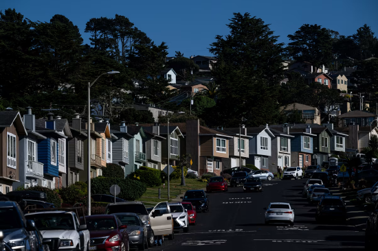 战争与高抵押贷款利率令购房者观望，美国春季楼市陷入停滞