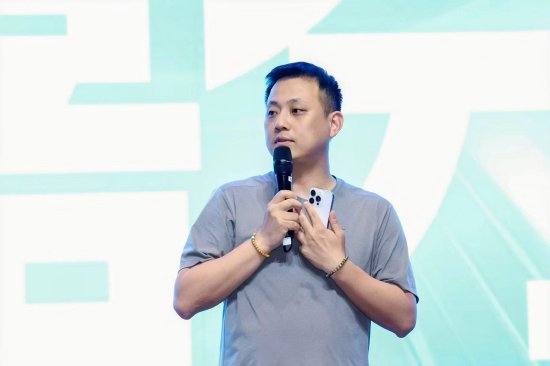 千问总裁吴嘉：为每个考生提供一位免费专业的AI志愿填报专家