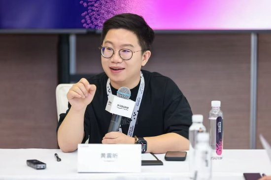 月之暗面黄震昕：年内中国AI模型或达顶级水平，AI正在深刻改变生产力